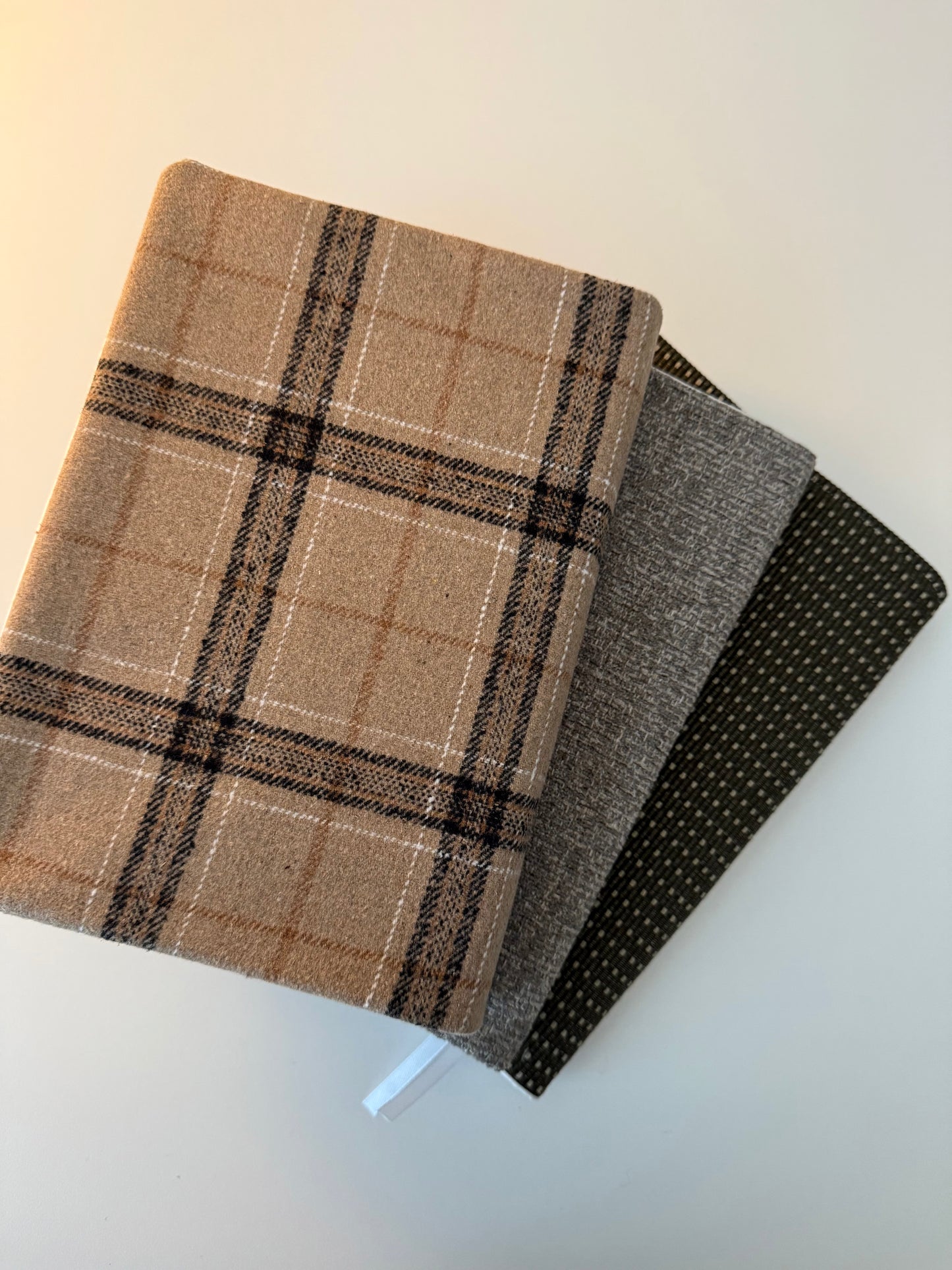 adjustable book covers